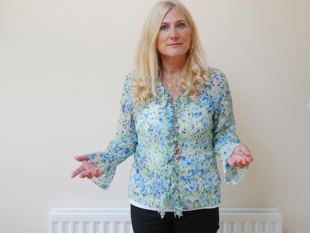 Choosing a qualified hypnotherapist in Newcastle Sonya Hudson, qualified hypnotherapist in Newcastle upon Tyne, with open hands